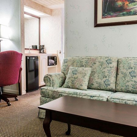 Econo Lodge & Suites Cascade Eksteriør billede